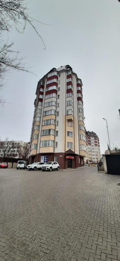 Modern Apartment In The Center Of Town Chisinau Exterior photo